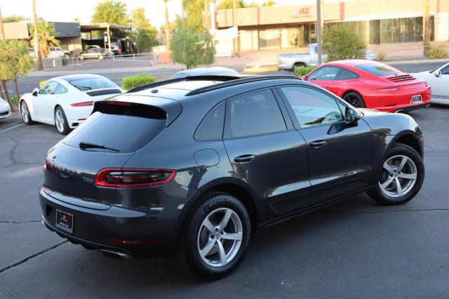 2017 Porsche Macan Unknown
