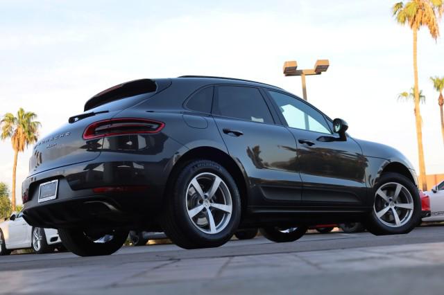 2017 Porsche Macan Unknown