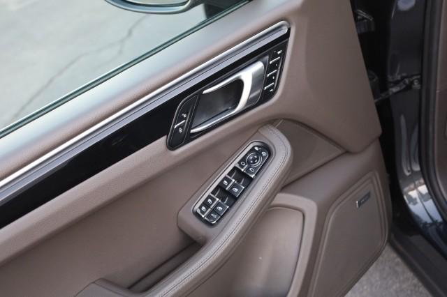 2017 Porsche Macan Unknown