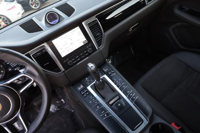 2017 Porsche Macan Unknown
