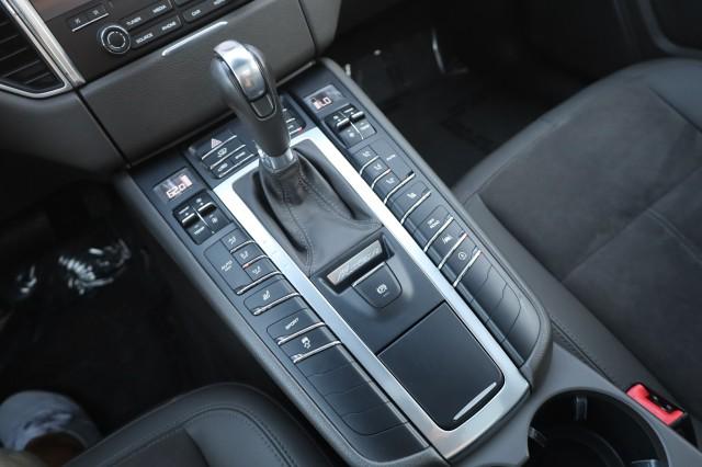 2017 Porsche Macan Unknown