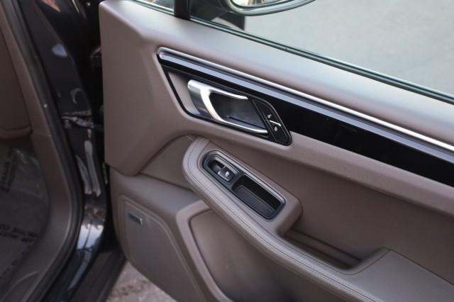 2017 Porsche Macan Unknown