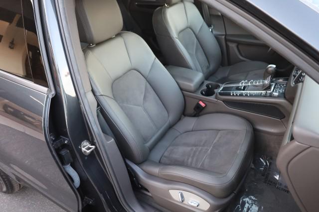 2017 Porsche Macan Unknown