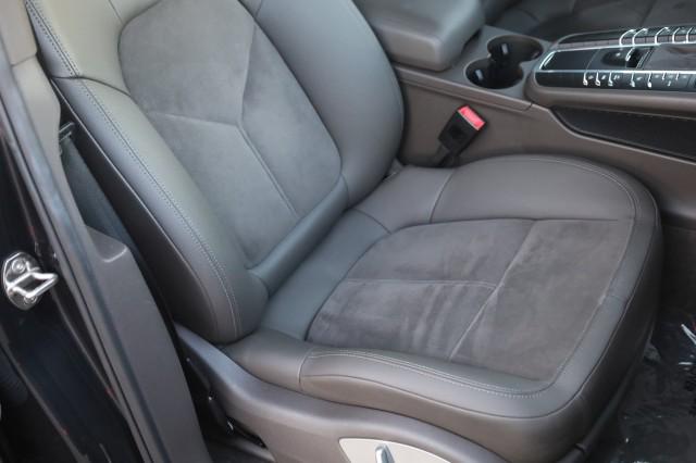 2017 Porsche Macan Unknown