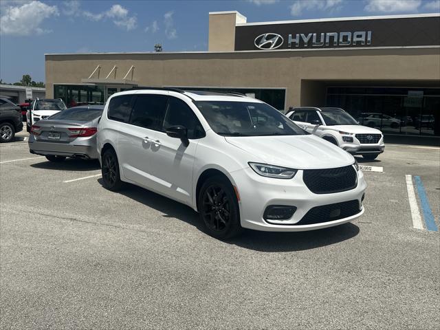 2023 Chrysler Pacifica Limited AWD
