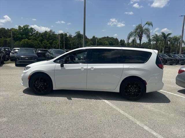 2023 Chrysler Pacifica Limited AWD