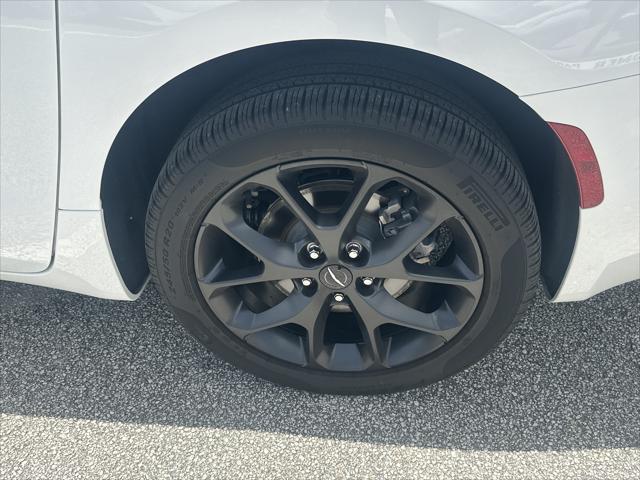2023 Chrysler Pacifica Limited AWD