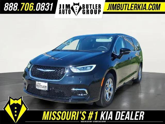 2024 Chrysler Pacifica Limited for sale in Chesterfield, MO