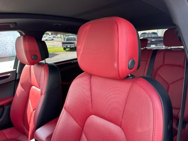 2020 Porsche Macan Base