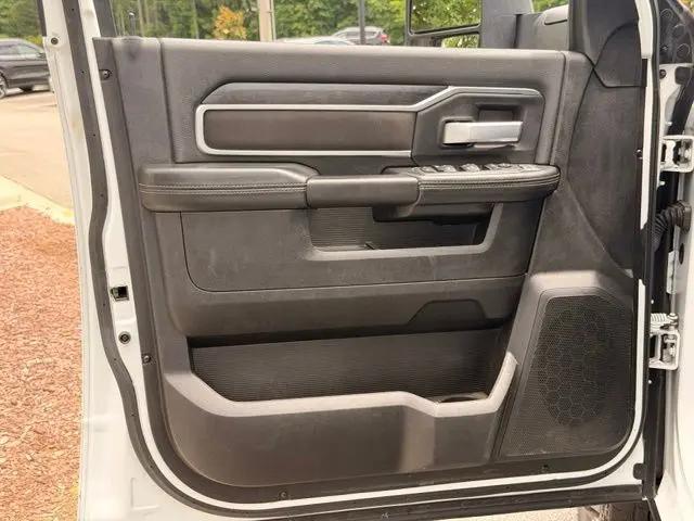 2024 Ram 3500 Big Horn Crew Cab 4x4 8 Box