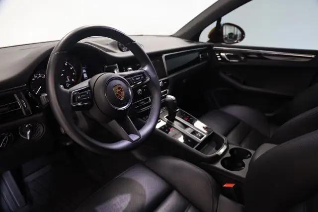 2025 Porsche Macan Macan