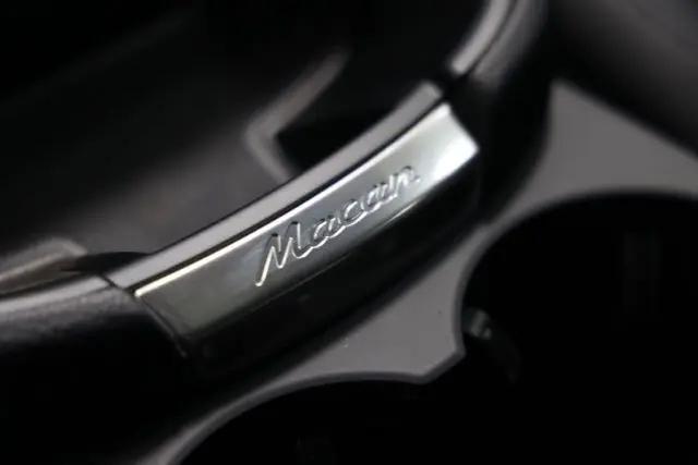 2025 Porsche Macan Macan