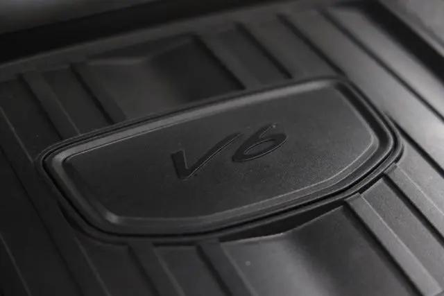 2023 Porsche Panamera Platinum Edition
