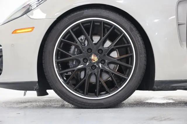 2023 Porsche Panamera Platinum Edition