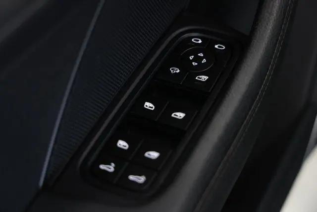 2023 Porsche Panamera Platinum Edition