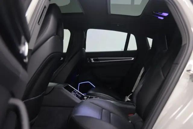 2023 Porsche Panamera Platinum Edition