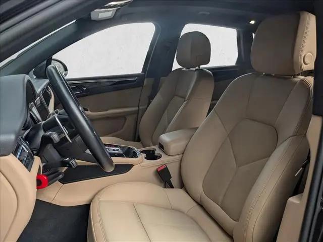 2023 Porsche Macan T