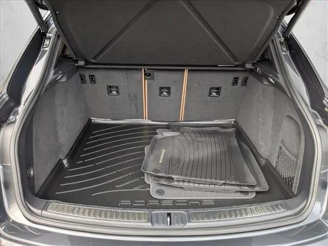 2023 Porsche Macan T