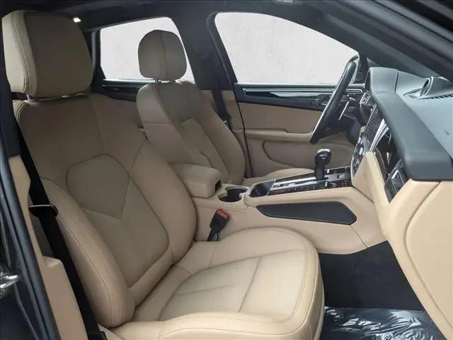 2023 Porsche Macan T