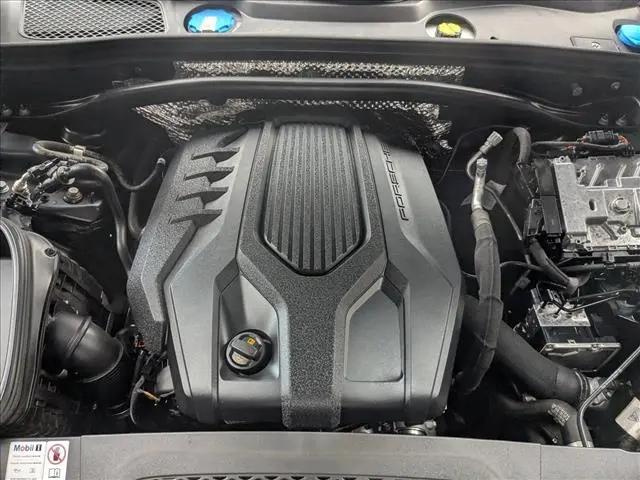 2023 Porsche Macan T