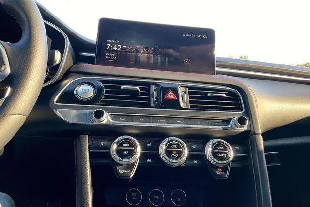 2023 Genesis G70 2.0T RWD