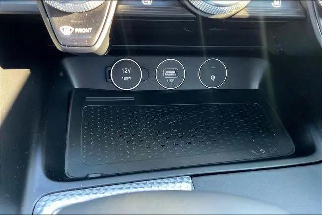 2023 Genesis G70 2.0T RWD