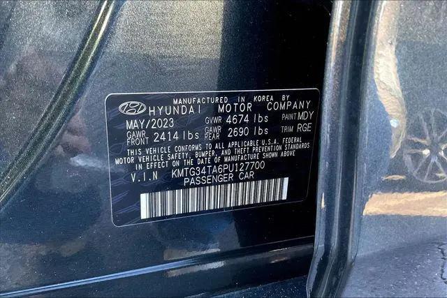 2023 Genesis G70 2.0T RWD