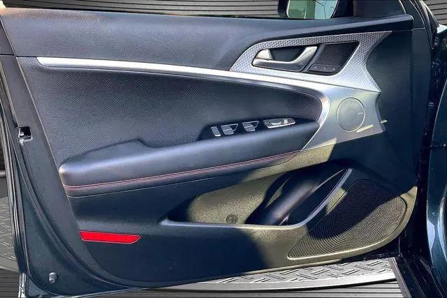 2023 Genesis G70 2.0T RWD
