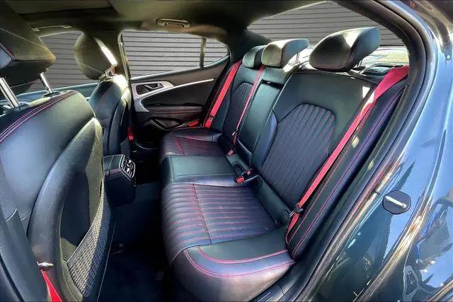 2023 Genesis G70 2.0T RWD