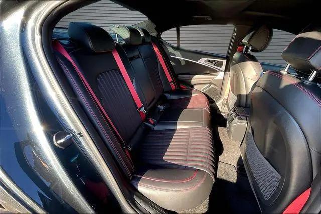 2023 Genesis G70 2.0T RWD