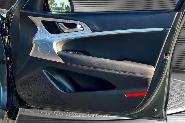 2023 Genesis G70 2.0T RWD