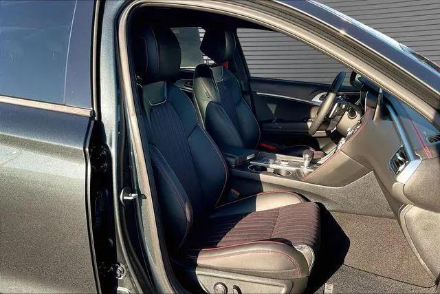 2023 Genesis G70 2.0T RWD