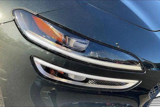 2023 Genesis G70 2.0T RWD