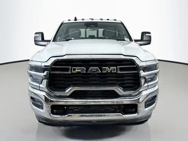 2025 Ram 3500 Tradesman Crew Cab 4x4 64 Box