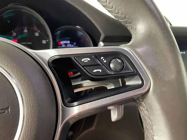 2021 Porsche Macan Macan