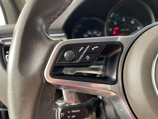 2021 Porsche Macan Macan