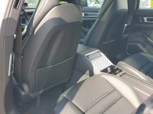 2023 Porsche Panamera Platinum Edition