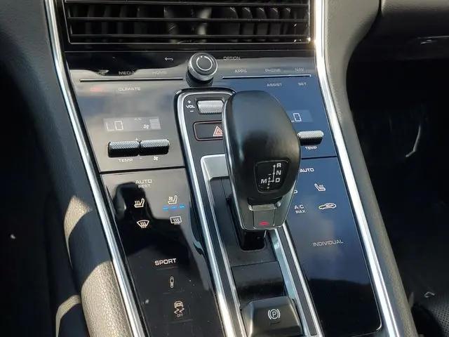 2023 Porsche Panamera Platinum Edition