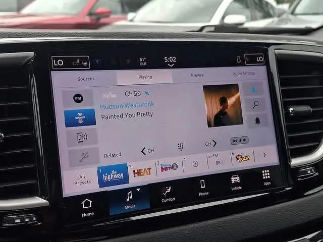 2025 Chrysler Pacifica Select