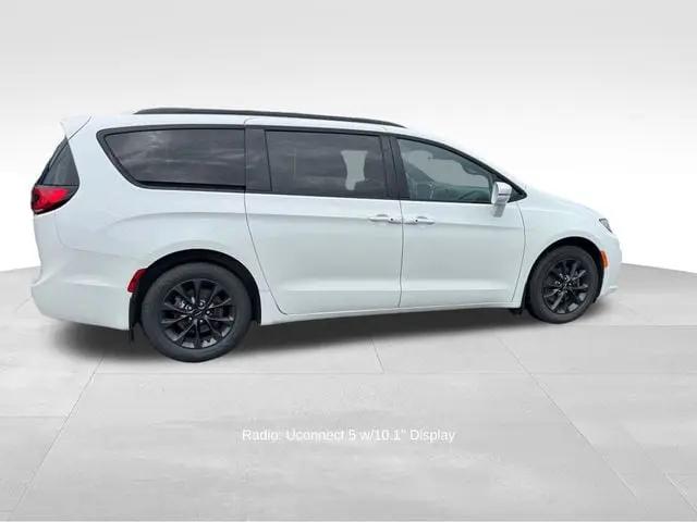 2021 Chrysler Pacifica Touring