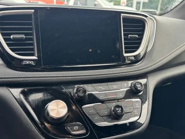2021 Chrysler Pacifica Touring