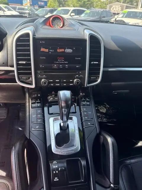 2017 Porsche Cayenne Platinum Edition