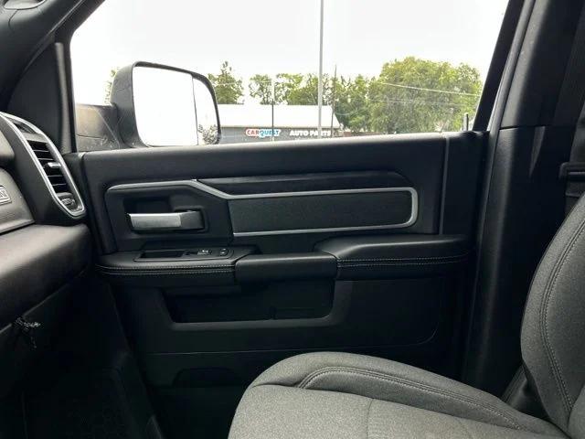 2022 Ram 2500 Big Horn Crew Cab 4x4 64 Box