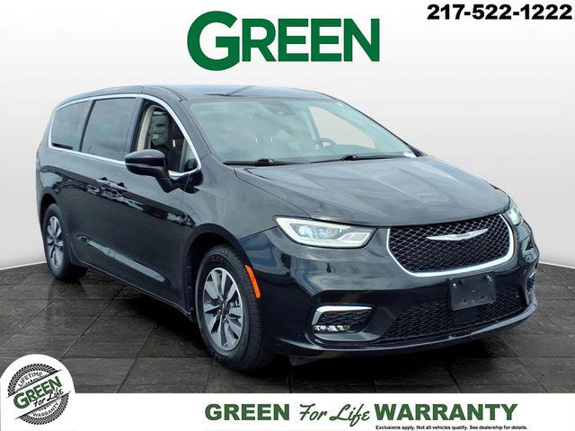 2023 Chrysler Pacifica Hybrid Touring L for sale in Springfield, IL