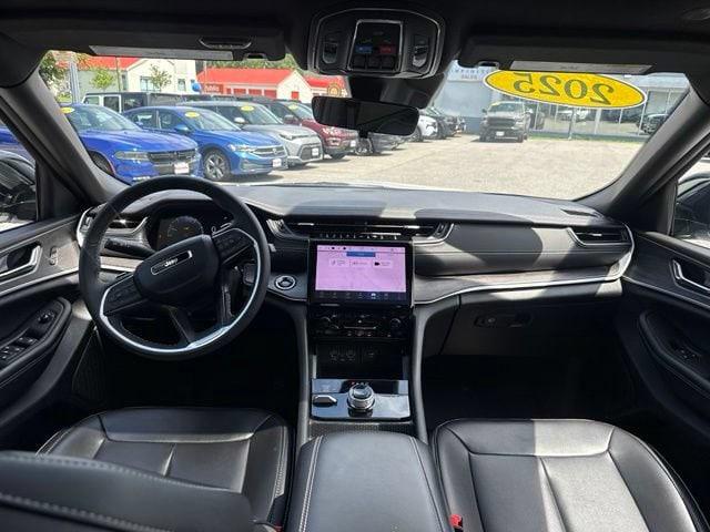 2025 Jeep Grand Cherokee L Limited 4x4 2025 Jeep Grand Cherokee L Limited 4x4