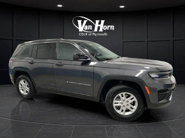 2023 Jeep Grand Cherokee Laredo 4x4 for sale in Plymouth, WI