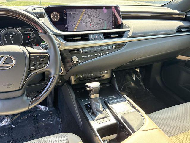 2021 Lexus ES 300h