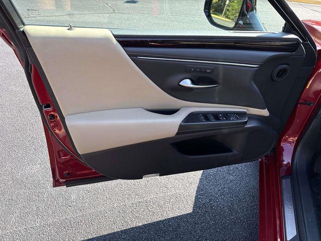 2021 Lexus ES 300h