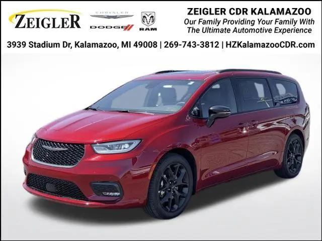 2025 Chrysler Pacifica Limited for sale in Kalamazoo, MI