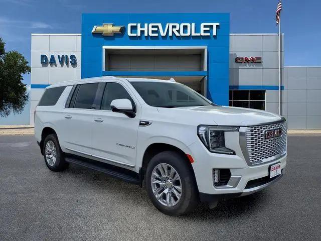 2023 GMC Yukon XL 4WD Denali for sale in Litchfield, MN